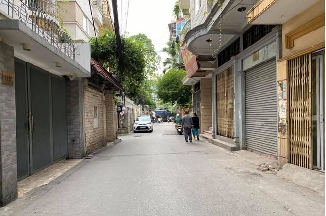 VỊ TRÍ ĐẮC ĐỊA, Ô TÔ ĐỖ CỬA TẠI CẦU GIẤY,75M2 -  9.9 TỶ