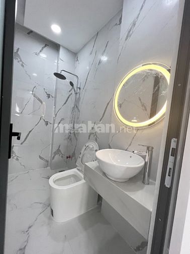 NHÀ 3 LẦU MT THẠNH LỘC 26 SHR 4,5X17M GẦN CHỢ CẦU ĐỒNG FULL NỘI THẤT