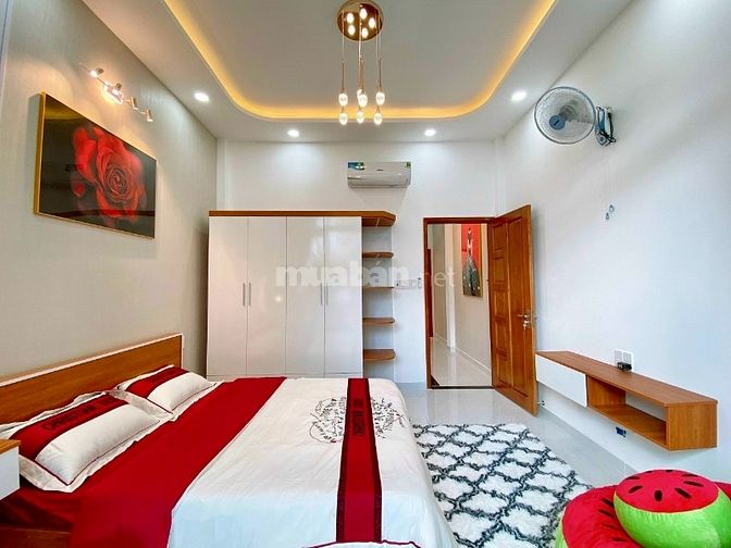 NHÀ 3 LẦU MT THẠNH LỘC 26 SHR 4,5X17M GẦN CHỢ CẦU ĐỒNG FULL NỘI THẤT