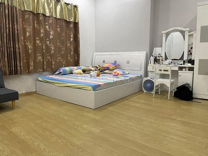 Cho thuê phòng trọ Studio gần sân bay, giá rẻ dành cho 4 người, 4 xe