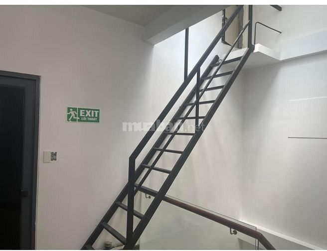 Cho thuê phòng trọ Studio gần sân bay, giá rẻ dành cho 4 người, 4 xe
