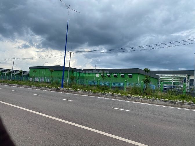 BÁN GẤP 2.291M2 ĐỐI DIỆN CHỢ GẦN KCN MUA ĐỂ XÂY TRỌ CHO THUÊ GIÁ 560TR