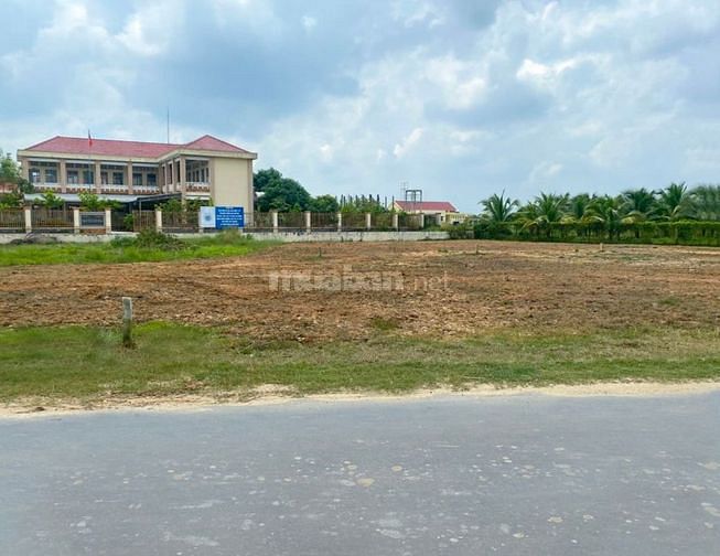 BÁN GẤP 2.291M2 ĐỐI DIỆN CHỢ GẦN KCN MUA ĐỂ XÂY TRỌ CHO THUÊ GIÁ 560TR