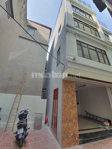 Bán nhà Trần Cung, cách phố 20m.