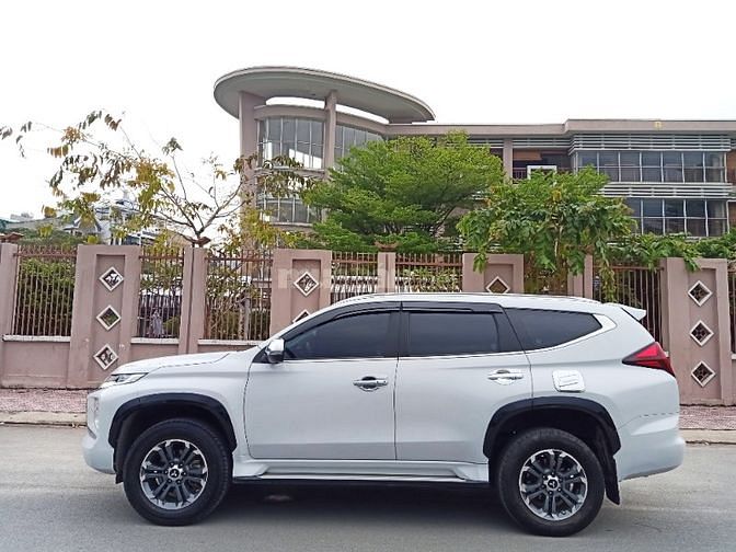 Ca sĩ Gia Lâm cần bán rẻ Mitsubishi Pajero sport 2021 tuyệt đẹp!