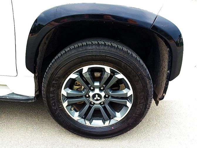 Ca sĩ Gia Lâm cần bán rẻ Mitsubishi Pajero sport 2021 tuyệt đẹp!