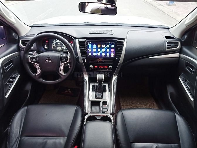 Ca sĩ Gia Lâm cần bán rẻ Mitsubishi Pajero sport 2021 tuyệt đẹp!