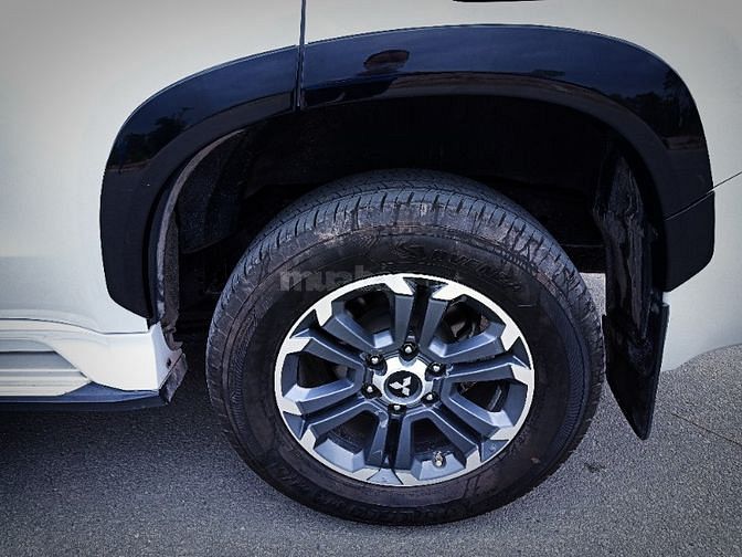 Ca sĩ Gia Lâm cần bán rẻ Mitsubishi Pajero sport 2021 tuyệt đẹp!