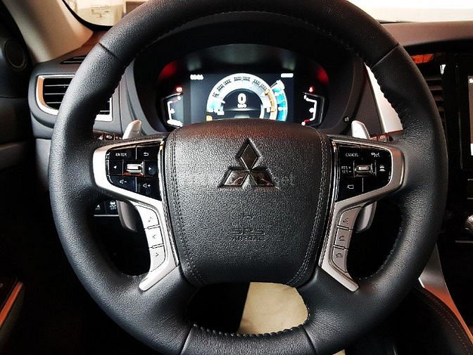 Ca sĩ Gia Lâm cần bán rẻ Mitsubishi Pajero sport 2021 tuyệt đẹp!