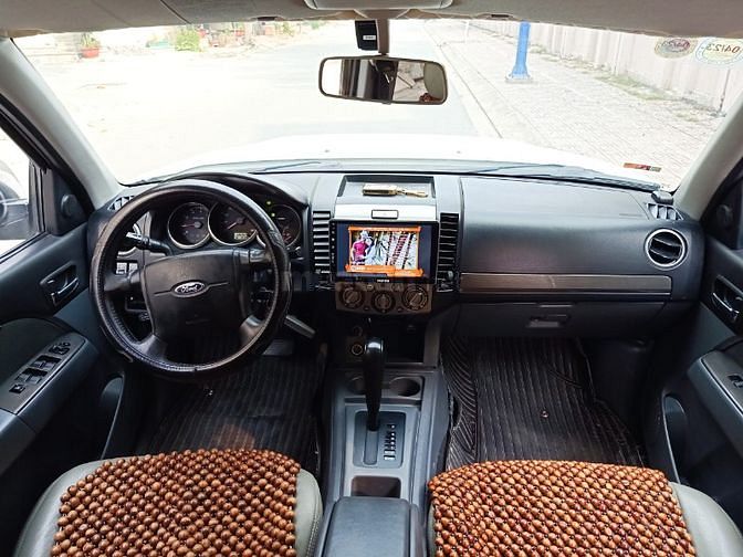 Bán rẻ Ford Everest Limited 2015 tự động máy dầu. zin độ full rất đẹp!