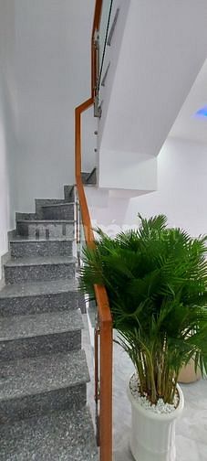 Bán nhà mặt tiền hẻm xe hơi tiện vừa ở vừa kính doanh