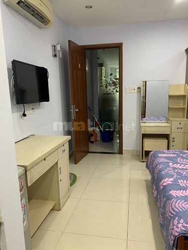 Cho thuê phòng trọ có hai cửa sổ mặt tiền đường Hoàng Sa Q1