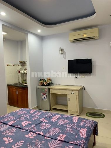 Cho thuê phòng trọ có hai cửa sổ mặt tiền đường Hoàng Sa Q1