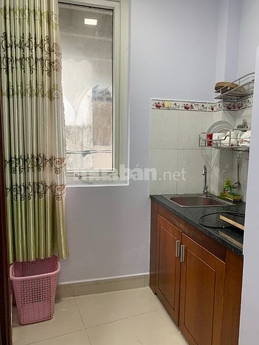 Cho thuê phòng trọ có hai cửa sổ mặt tiền đường Hoàng Sa Q1