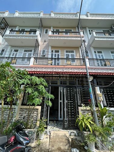 Bán nhà hẻm xe hơi thị trấn Nhà Bè, sổ hồng riêng, 5x11m đúc giả 1 tấm