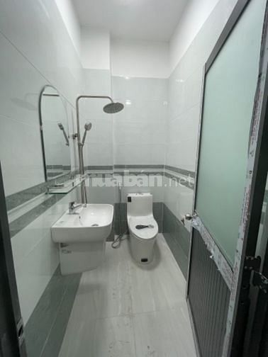 Bán nhà hẻm xe bán tải 351/ Lạc Long Quân P5Q11
