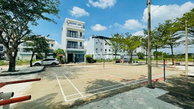 Bán đất Phước Kiển view công viên cây xanh 4.6 tỷ/82m2 . Sổ Hồng Riêng