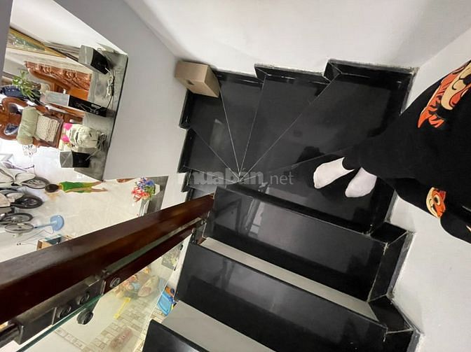 4 x 12 trệt 2 lầu 3pn , cách mt 50 mét , mt hẻm , giá mềm 5ty380 tl