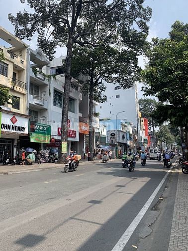 Cần bán nhà MT 2 chiều Nguyễn Trãi, Q.5, Kinh Đô Thời Trang, 5 tầng