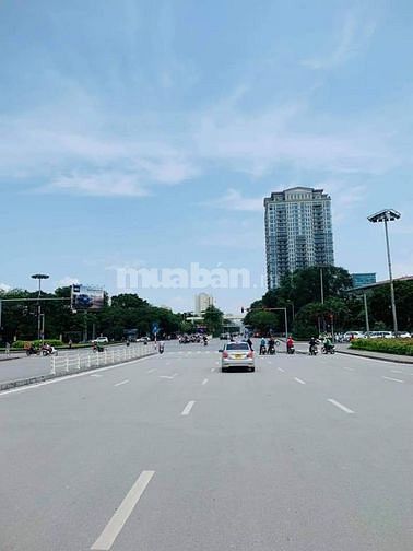 Nhà phố Nguyễn Văn Huyên,S: 77m2,nở hậu, kinh doanh, đường 50m, 16 tỷ