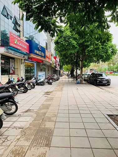 Nhà phố Nguyễn Văn Huyên,S: 77m2,nở hậu, kinh doanh, đường 50m, 16 tỷ