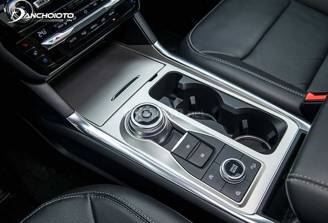 Bán Ford Explorer bản nâng cấp 2022 nhập từ Mỹ, số lượng giới hạn.