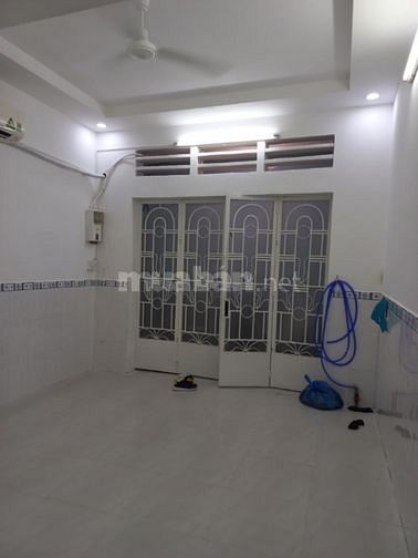 Nhà hẻm 82 Đinh Bộ Lĩnh, thích hợp nhu cầu ở
