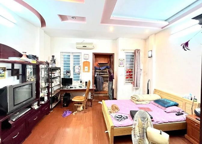 Bán nhà Dịch Vọng, Cầu Giấy 40m, 3T giá 3.8 tỷ, an sinh đỉnh