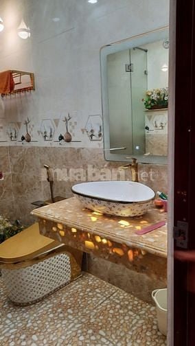 Giảm sốc lắm 1TỶ700tr còn 4Tỷ7 Nhà đẹp Thạnh Lộc Q12. 100m2 3Tầng 4PN 