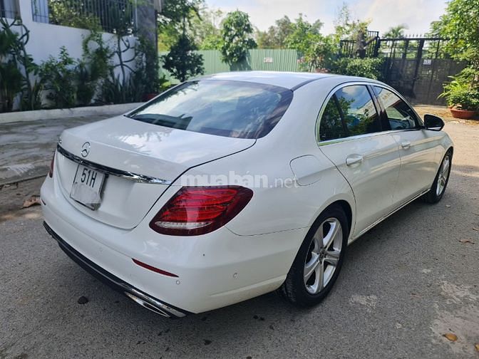 Bán xe Mercedes E250 2017 màu trắng nội thất đen nguyên bản, chính chủ