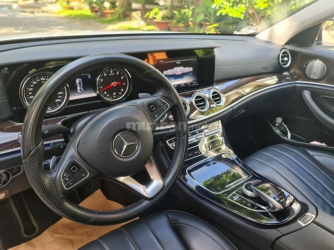 Bán xe Mercedes E250 2017 màu trắng nội thất đen nguyên bản, chính chủ