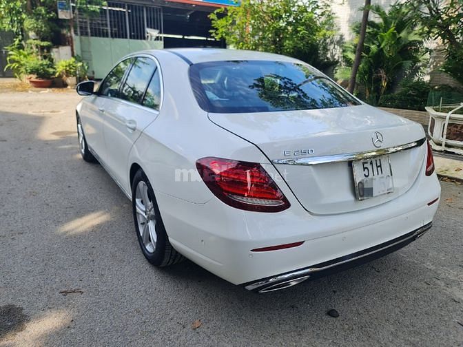 Bán xe Mercedes E250 2017 màu trắng nội thất đen nguyên bản, chính chủ