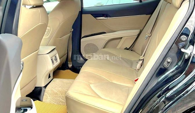 Toyota Camry 2.0 G màu đen biển HCM  — Sản Xuất 2021  