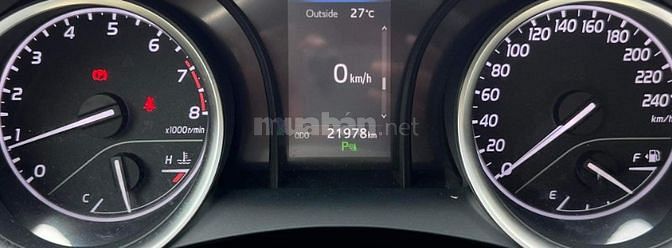 Toyota Camry 2.0 G màu đen biển HCM  — Sản Xuất 2021  