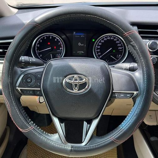 Toyota Camry 2.0 G màu đen biển HCM  — Sản Xuất 2021  