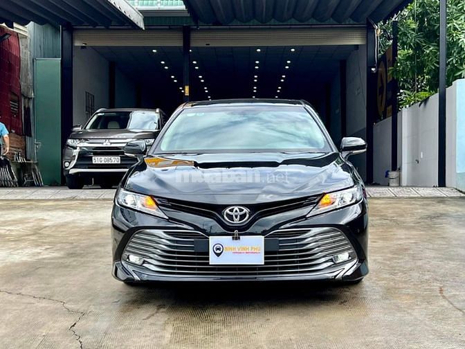 Toyota Camry 2.0 G màu đen biển HCM  — Sản Xuất 2021  