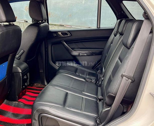 Ford Everest 2.0 Titanium một cầu máy dầu, màu trắng biển HCM   