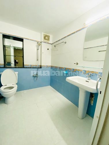Cho thuê nhà mặt tiền đường 3 tháng 2 – Ngay ngã tư Lê Hồng Phong