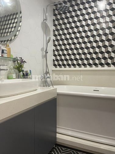 Bán căn hộ chung cư 187 Nguyễn Lương Bằng, 132m2, 4PN+ 2WC, đủ NT