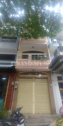 PHÒNG BAN CÔNG RỘNG RÃI THOÁNG MÁT NGAY MẶT TIỀN 3/2
