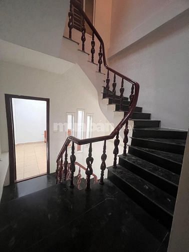cho thuê nguyên căn nguyễn chính, dt 45mx3t, kd online