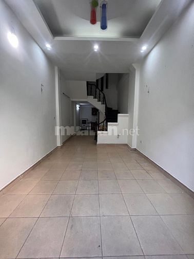 cho thuê nguyên căn nguyễn chính, dt 45mx3t, kd online