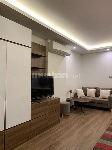 Cho thuê căn hộ 2 phòng ngủ, đẹp, số 33 Phó Đức Chính phường Trúc Bạch