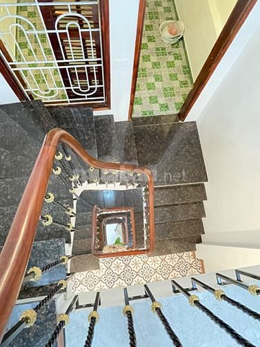 Bán nhà 5 tầng, diện tích 52m2, ngõ phố Thái Thịnh, giá 6,9 tỷ