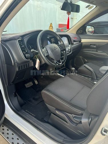 Bán xe Outlander 2019 bản based, ODO 26.000 km, nguyên zin 99%