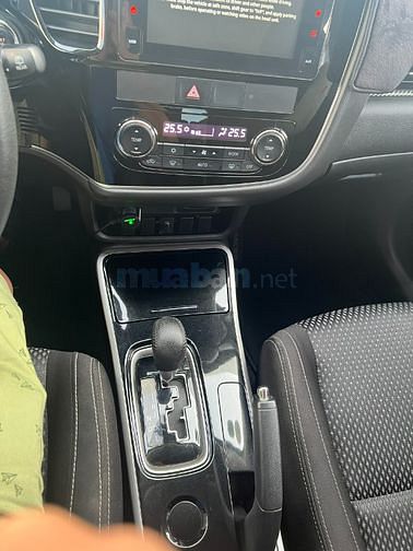 Bán xe Outlander 2019 bản based, ODO 26.000 km, nguyên zin 99%