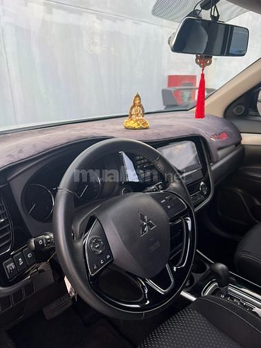 Bán xe Outlander 2019 bản based, ODO 26.000 km, nguyên zin 99%
