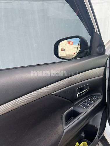 Bán xe Outlander 2019 bản based, ODO 26.000 km, nguyên zin 99%
