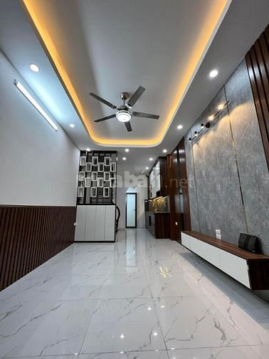 Bán gấp CHTT Phố Vũ Ngọc Phan giá 2,5 tỷ, 65m2 (sổ 50m). Ở ngay 