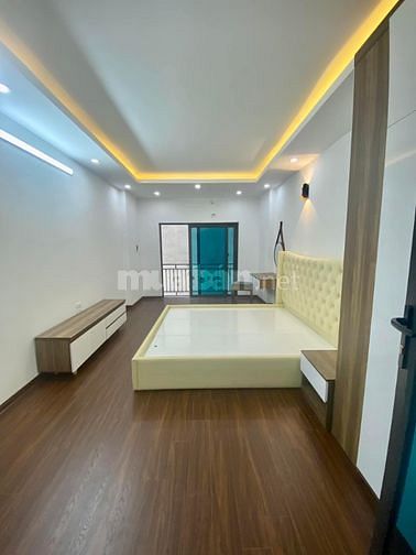 Bán gấp CHTT Phố Vũ Ngọc Phan giá 2,5 tỷ, 65m2 (sổ 50m). Ở ngay 